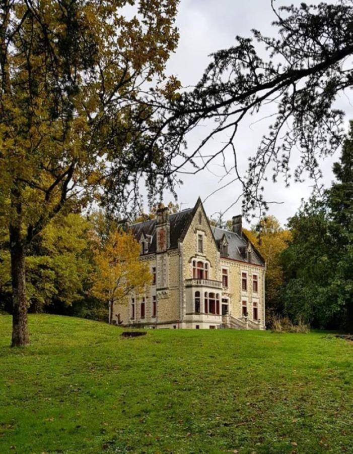 Chateau La Thuiliere Saint-Front-de-Pradoux Luaran gambar